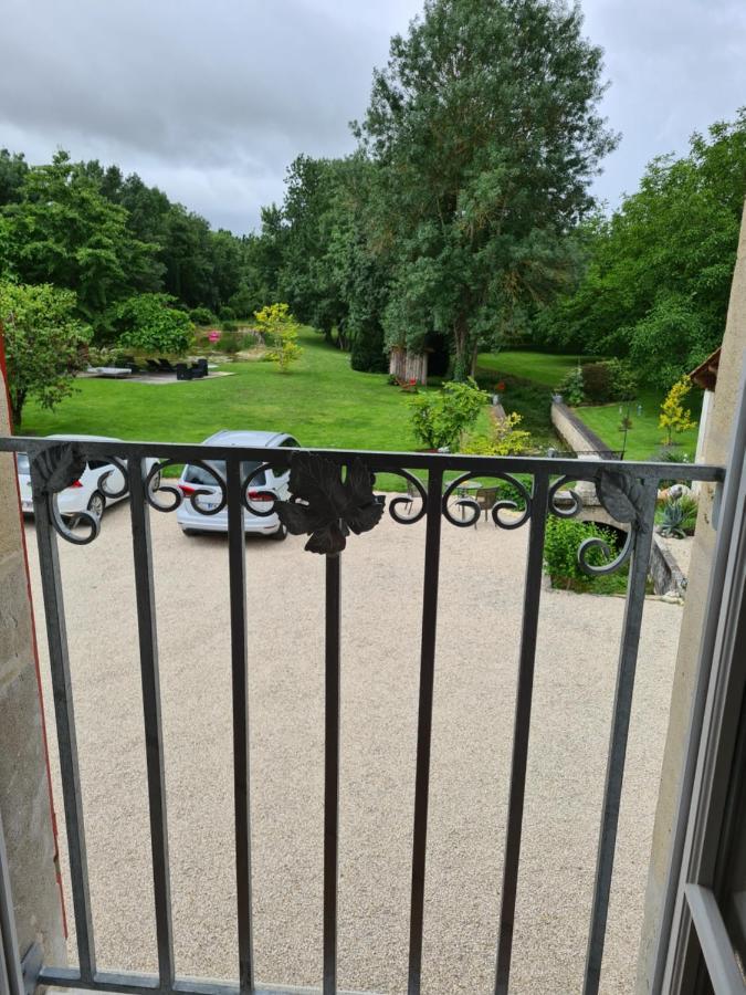 Bed and Breakfast Le p'tit nid de Gabriel Les Touches-de-Périgny Exterior foto