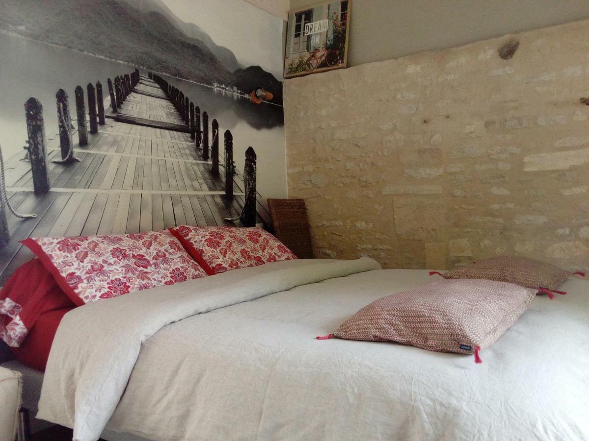 Bed and Breakfast Le p'tit nid de Gabriel Les Touches-de-Périgny Exterior foto